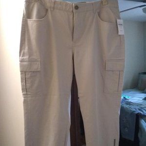 CC twill cargo slim capri pants, brand new w/tag
